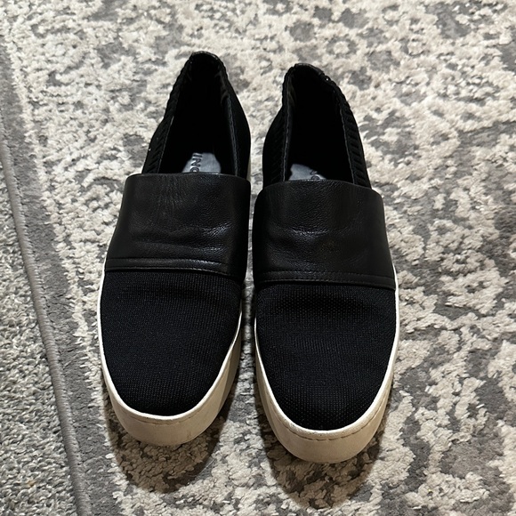 Vince Shoes - 🖤Women’s Chunky Black Slip-On Shoes🖤